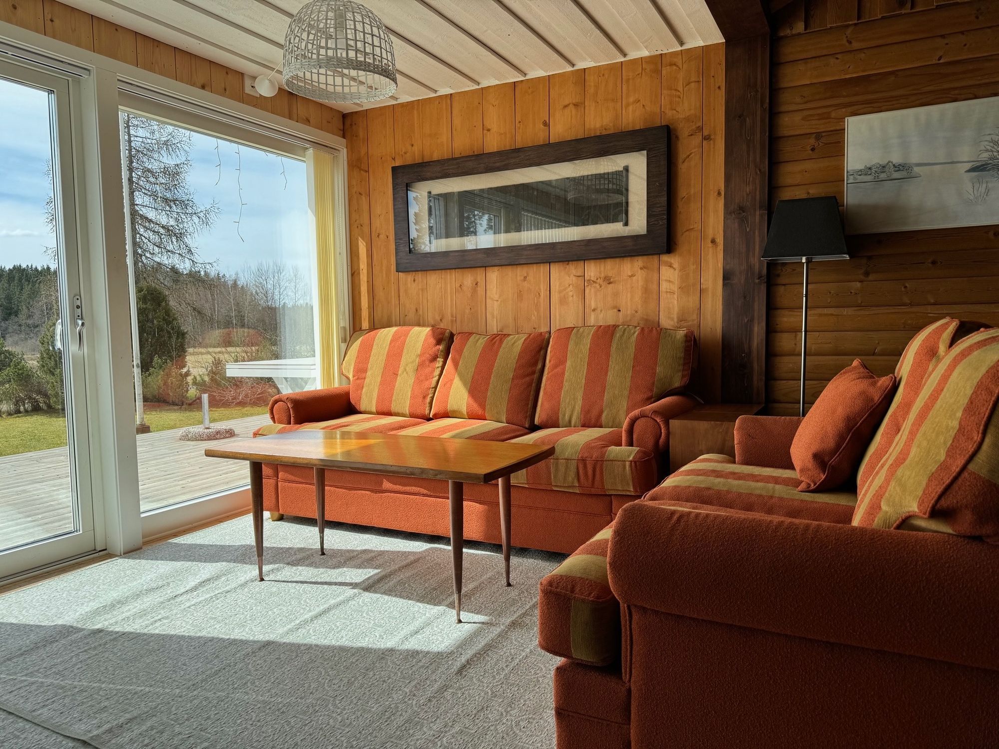 Charmig stuga vid sjön, magisk utsikt, bad & fiske – bild 12 av 24