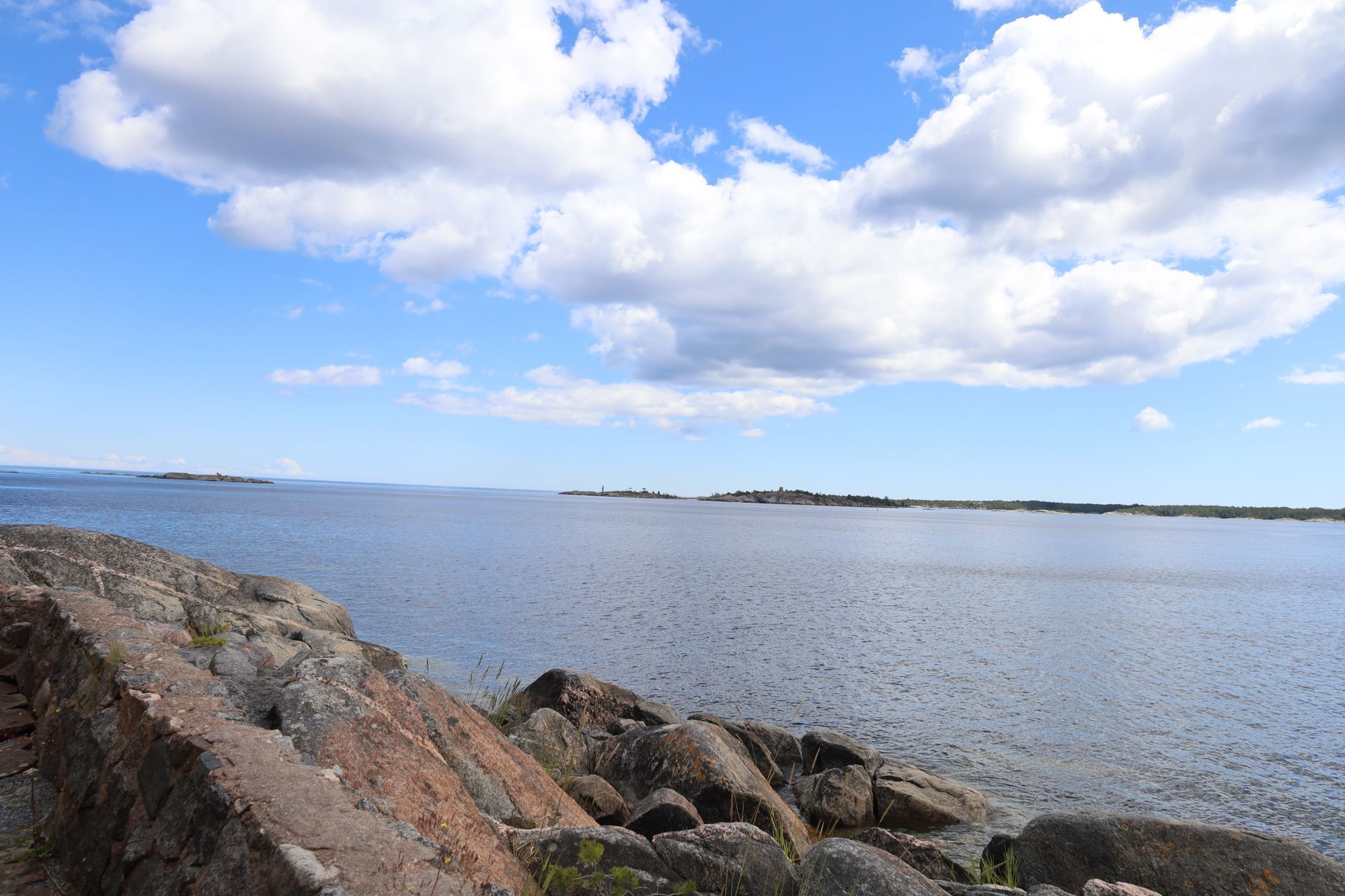 Mysig stuga med skärgårdens bästa utsikt – bild 15 av 17