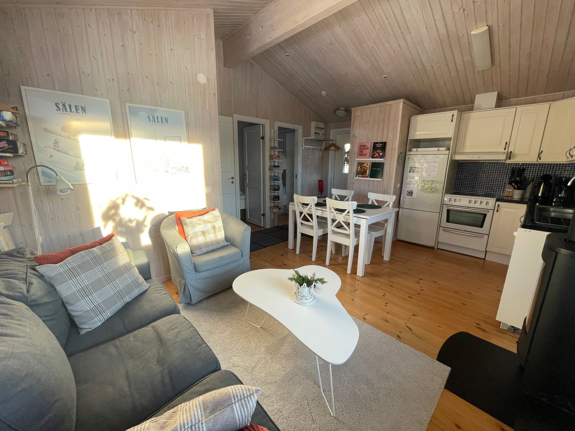 Fjällstuga: kamin & vedeldad bastu – bild 7 av 21