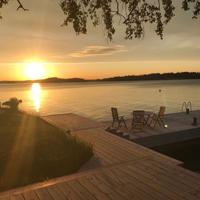 Boende precis vid strandkanten på Resarö – bild 17 av 19