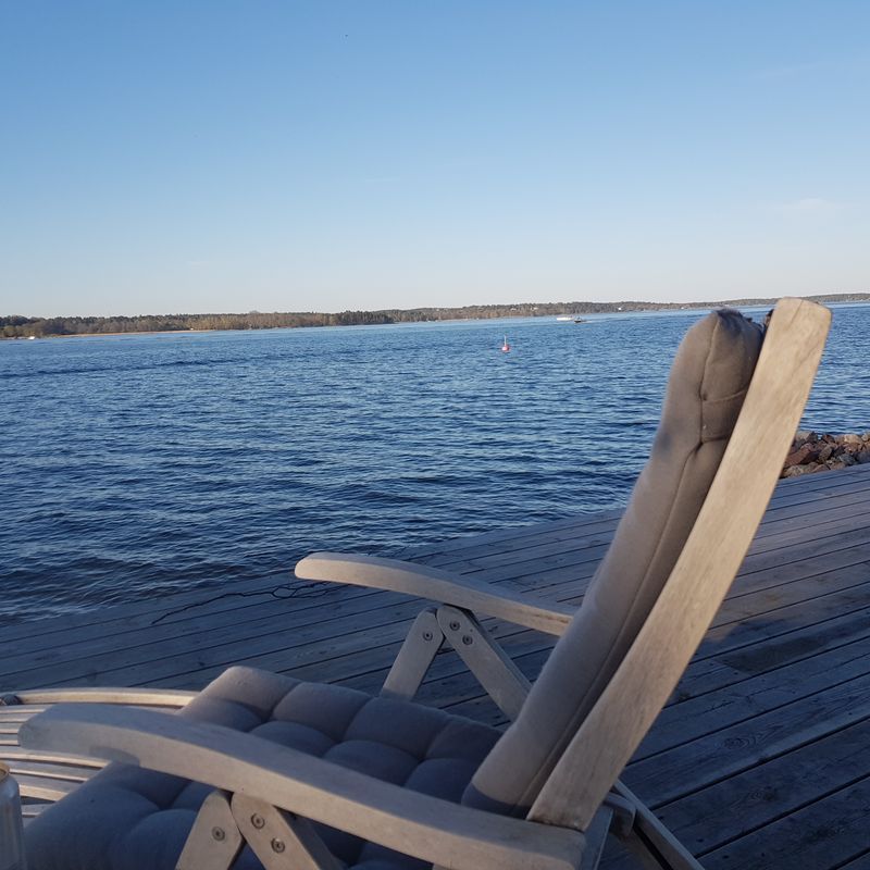 Boende precis vid strandkanten på Resarö – bild 6 av 19