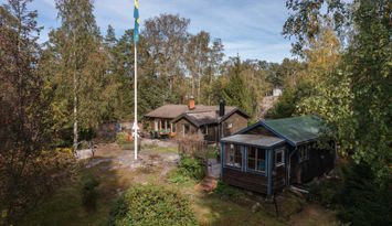 Skärgårdsidyll med flera nära bad