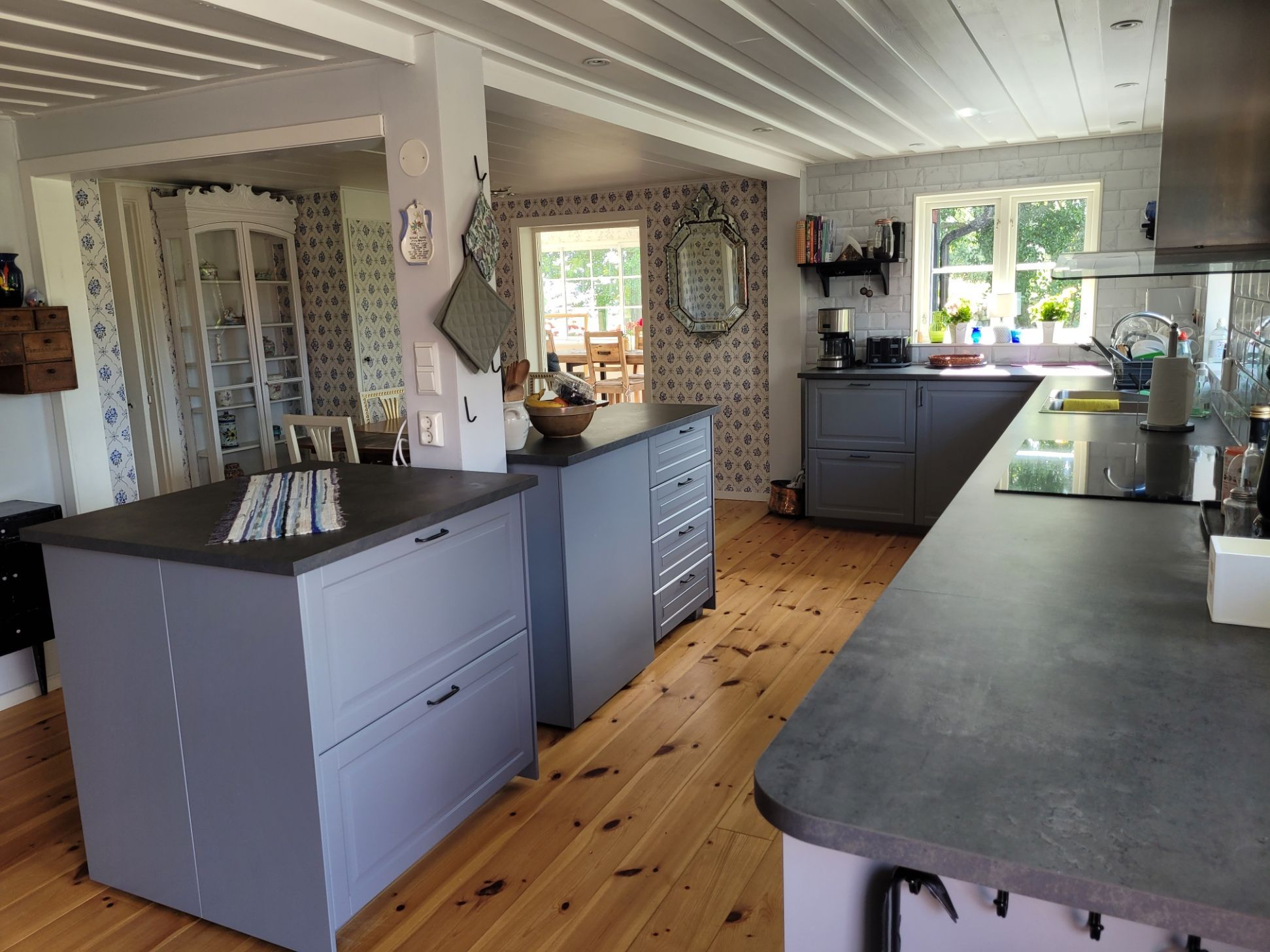 Unikt läge, charmigt renoverat hus – bild 8 av 24