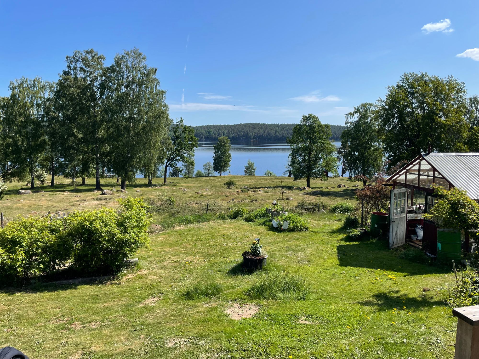 Hus vid sjön Sommen – bild 3 av 16