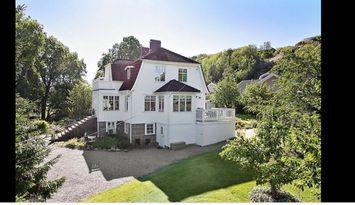 Lägenhet i bottenplan av klassiskt Bohuslänskt hus