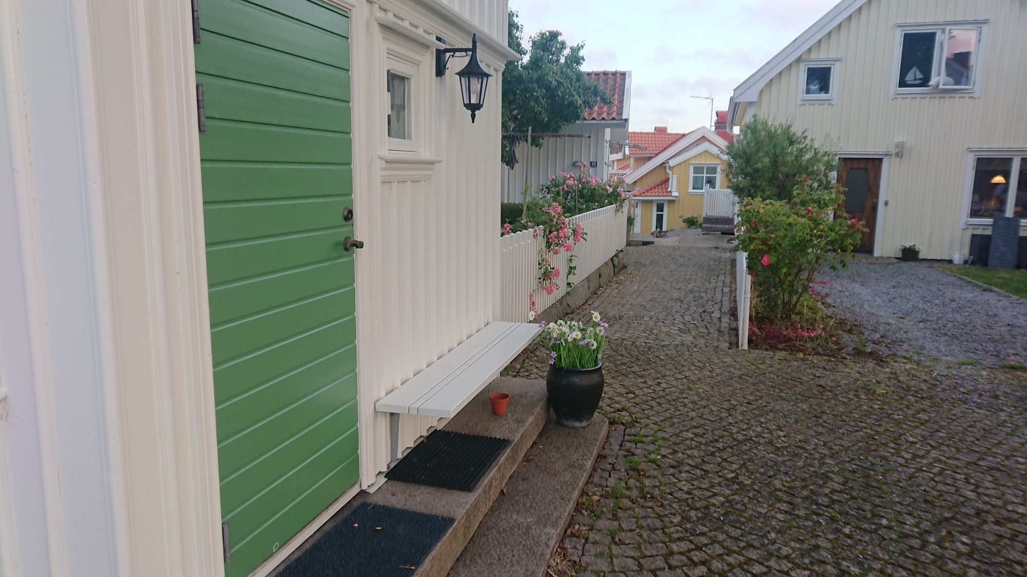 Havet, två meter från - med egen brygga. – bild 20 av 20