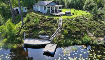 Härlig stuga med sjötomt och ostört läge