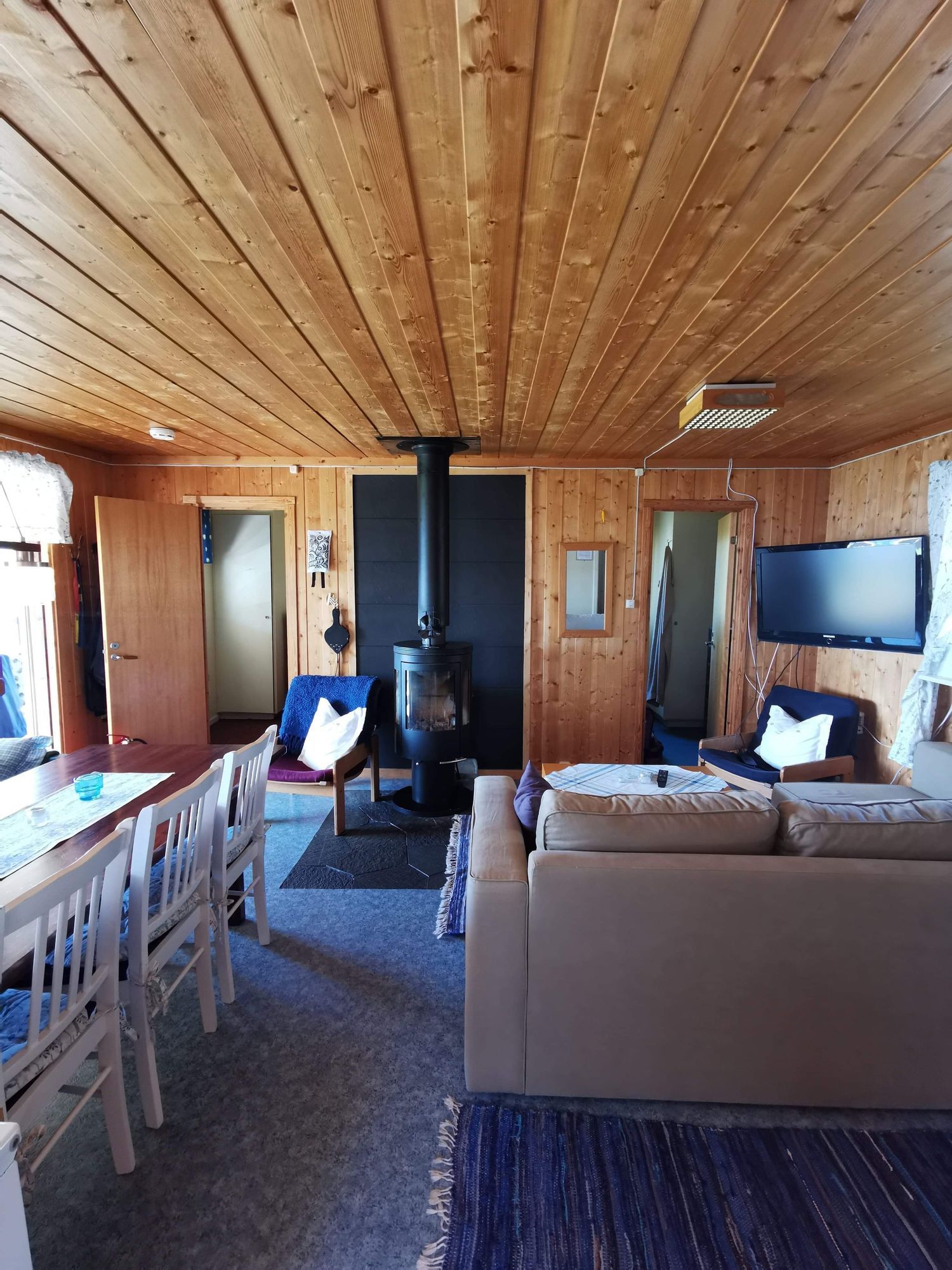 Stuga sjötomt Jormvattnet – bild 3 av 10