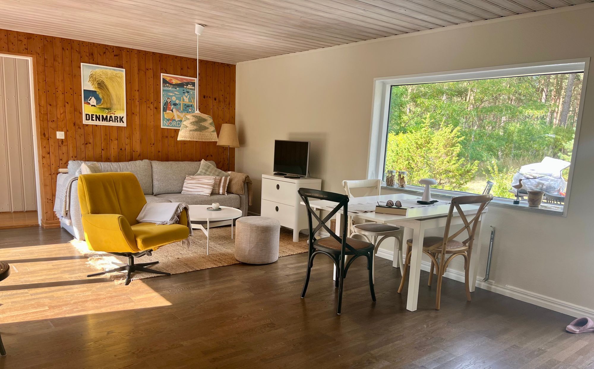Sommarstuga på stor privat tomt – bild 3 av 21