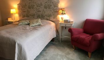 Sommarhus nära hav, vandring och golf i härlig by