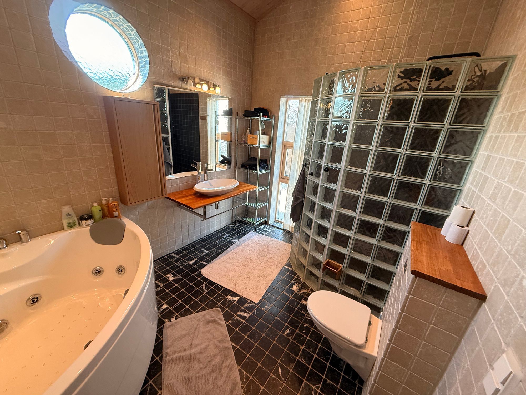 Drömvilla med pool vid stranden i Gottskär, Onsala – bild 17 av 24