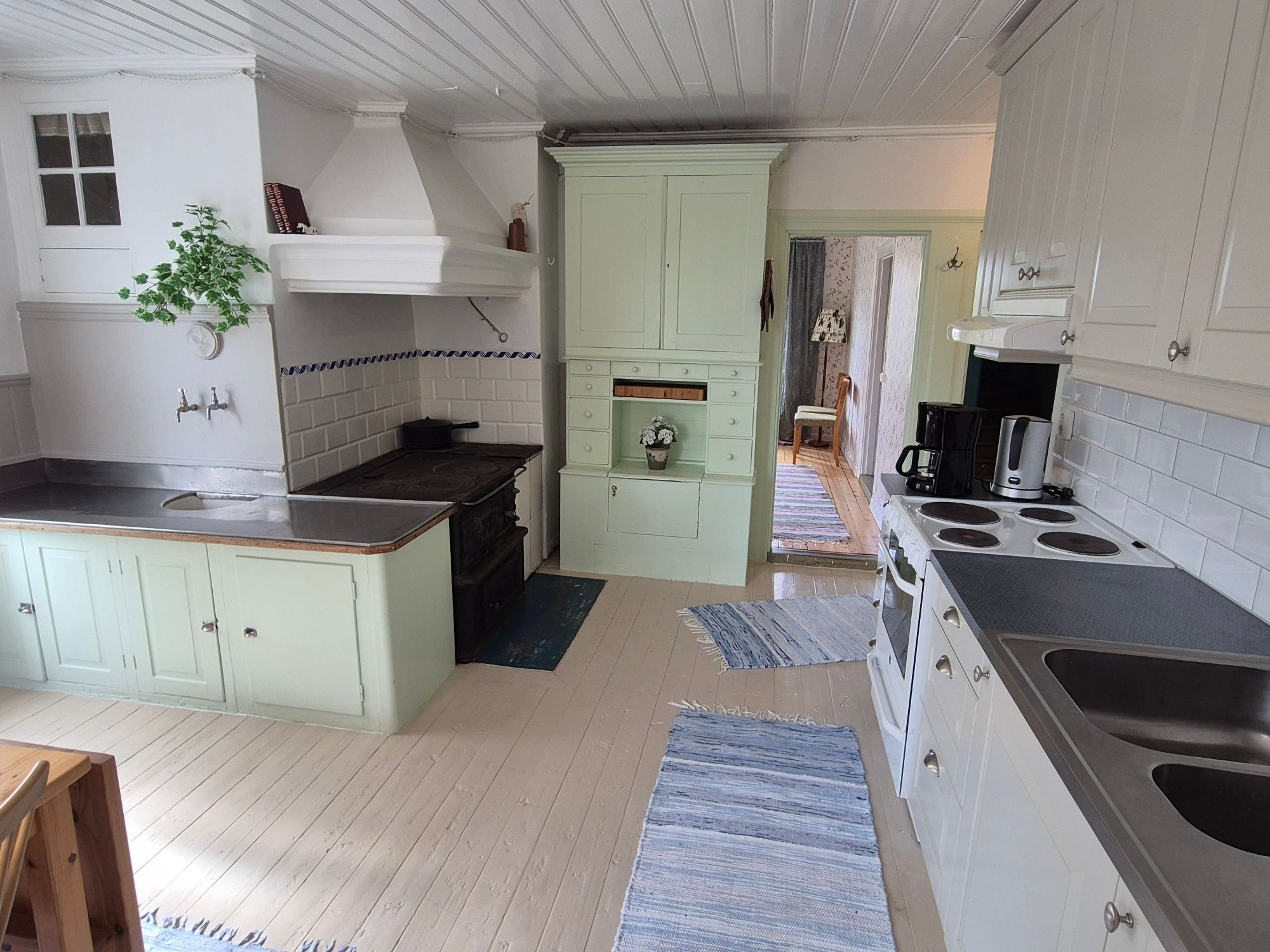 Charmig stuga på gård i Gagnef – bild 4 av 12