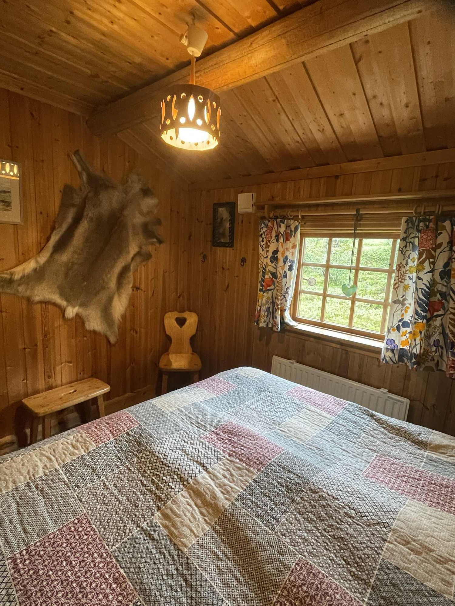 Retro fjällstuga Storhogna – bastu, braskamin – bild 8 av 24