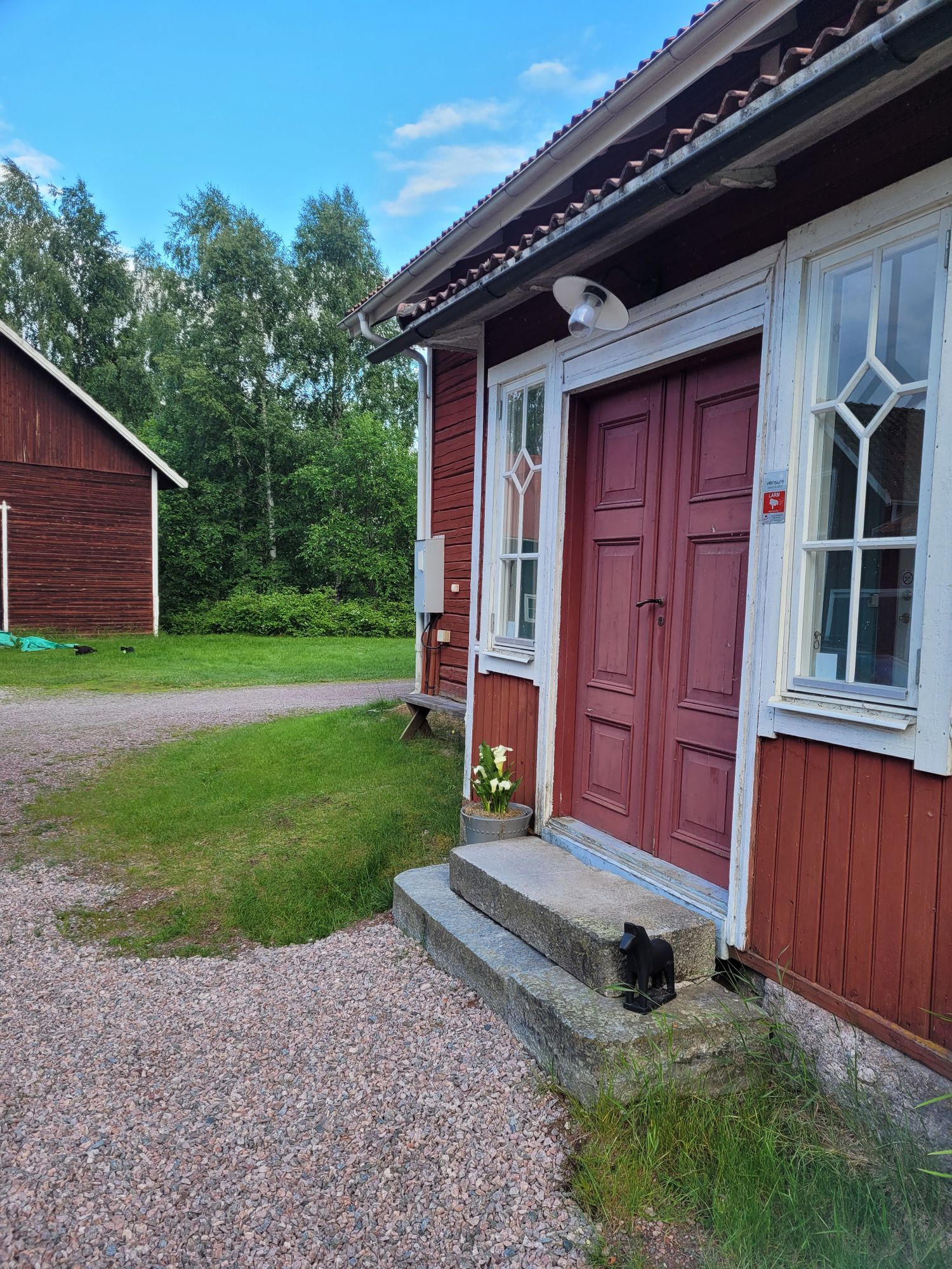 Charmig stuga på gård i Gagnef – bild 2 av 12