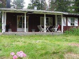 Typische rotes Holzhaus in Kullhyttan/Dalarna