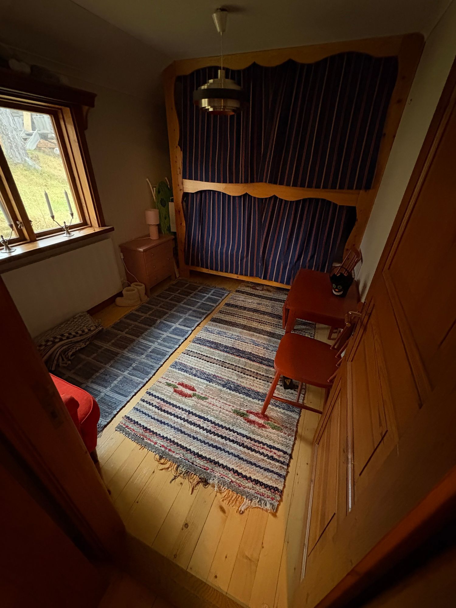 Stor timmerstuga med panoramautsikt över Siljan – bild 11 av 19