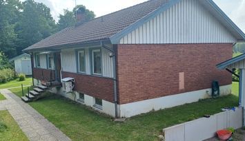 Fridfullt läge med närhet till natur och hav