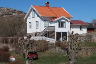 The House in the Sun and Breeze