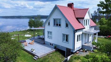 Hus med egen strandtomt och 5 bäddar i Dalsland