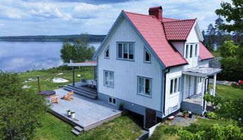 Hus med egen strandtomt och 5 bäddar i Dalsland