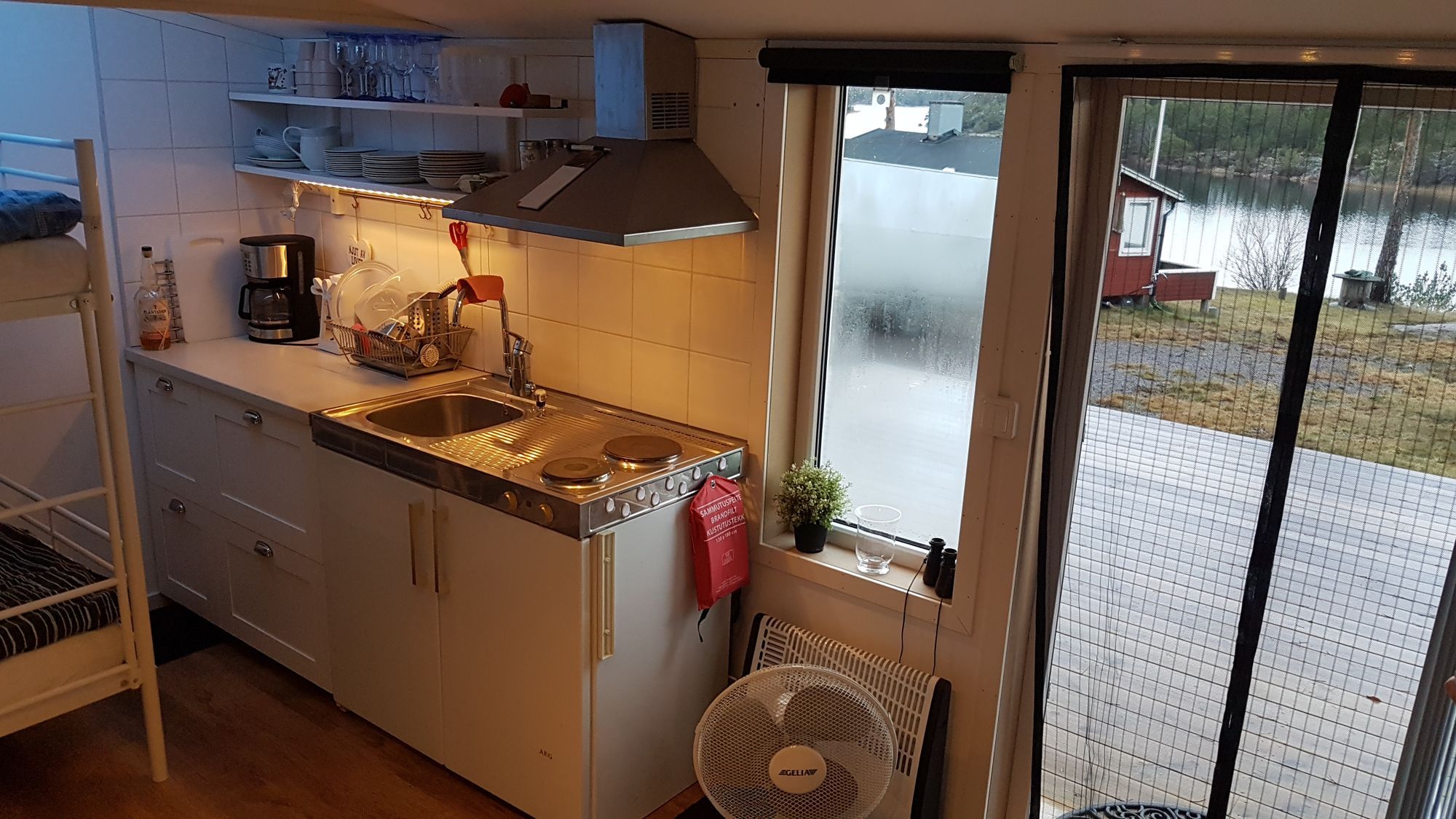Stuga med havsutsikt vid Finnkroken, S:t Anna – bild 7 av 10