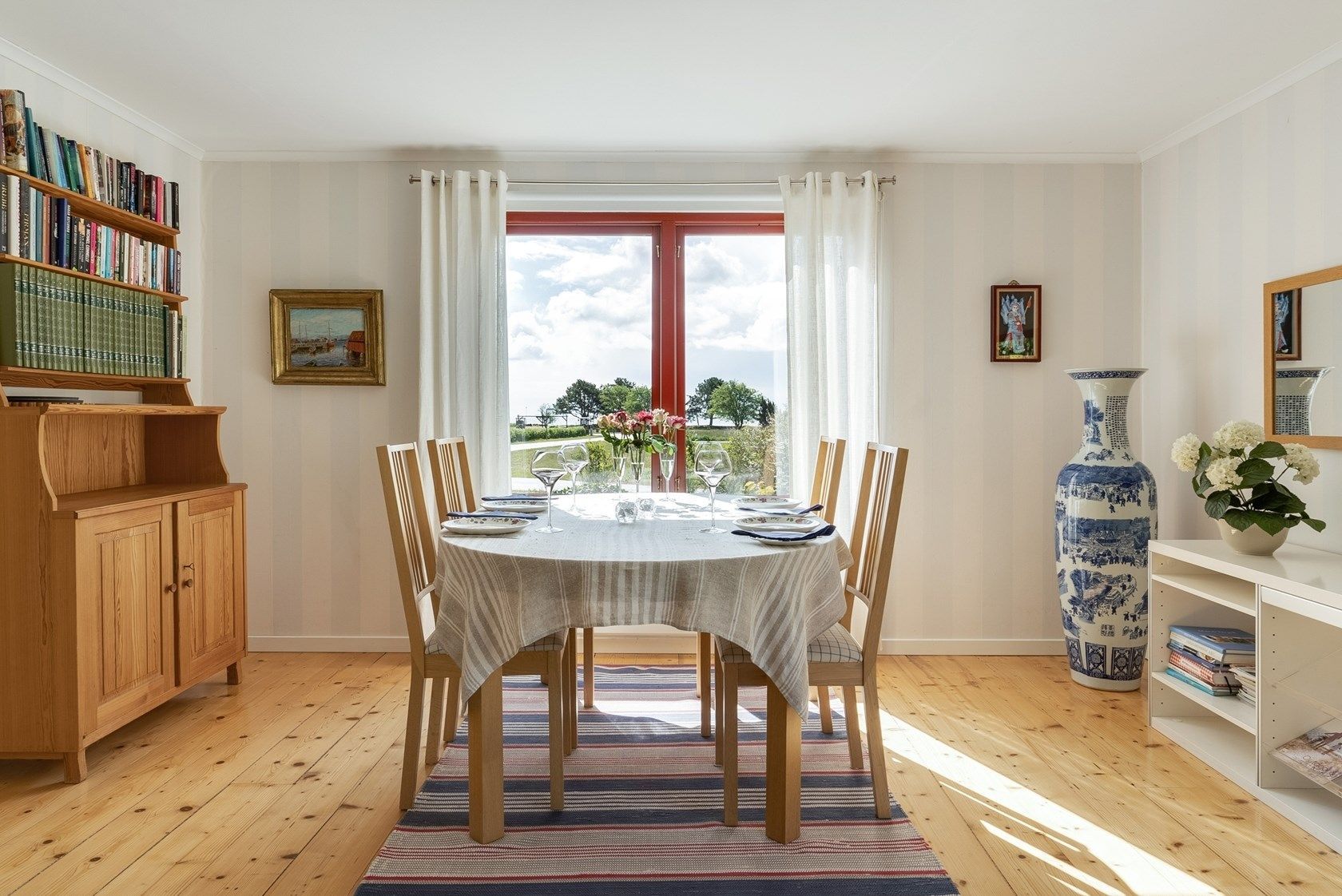 Havsnära hus i Ronehamn på Gotland – bild 16 av 24