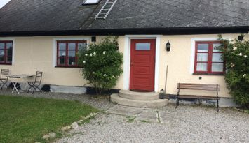 Charmig Skånelänga på Österlen