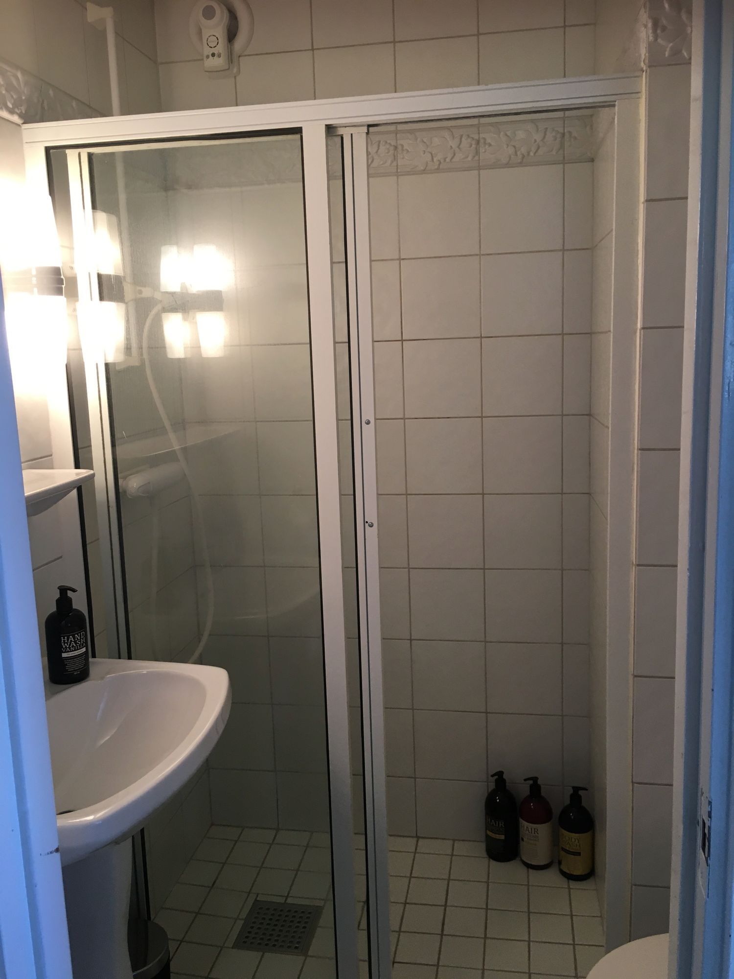 Underbart sommarhus för många mitt i Fiskebäckskil – bild 17 av 24