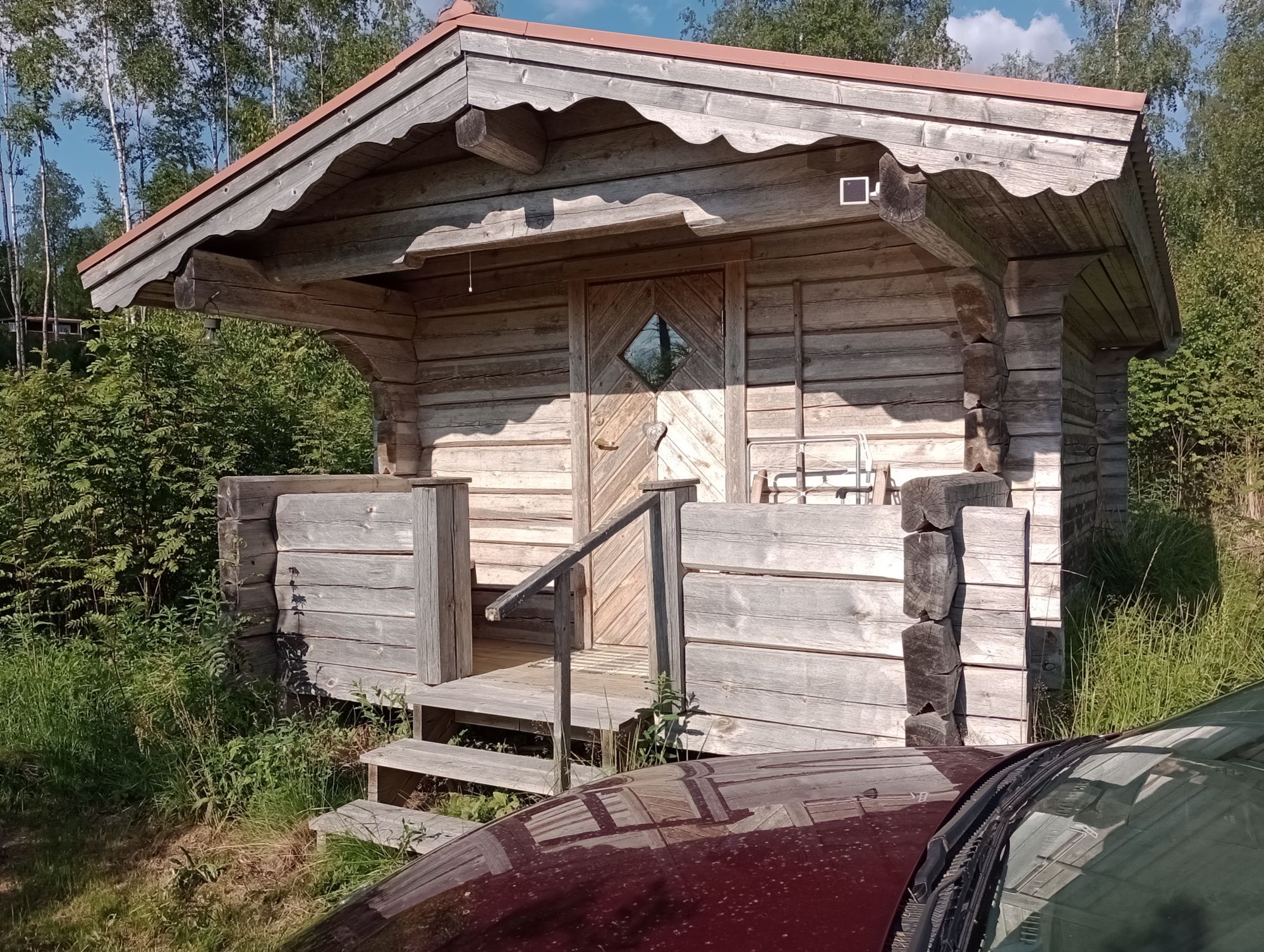 Mysig lillstuga i sköna Tyrsberget – bild 2 av 10