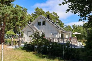 Spacious modern holiday house at Torö