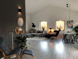 Neu erbaute Villa in Strandnähe