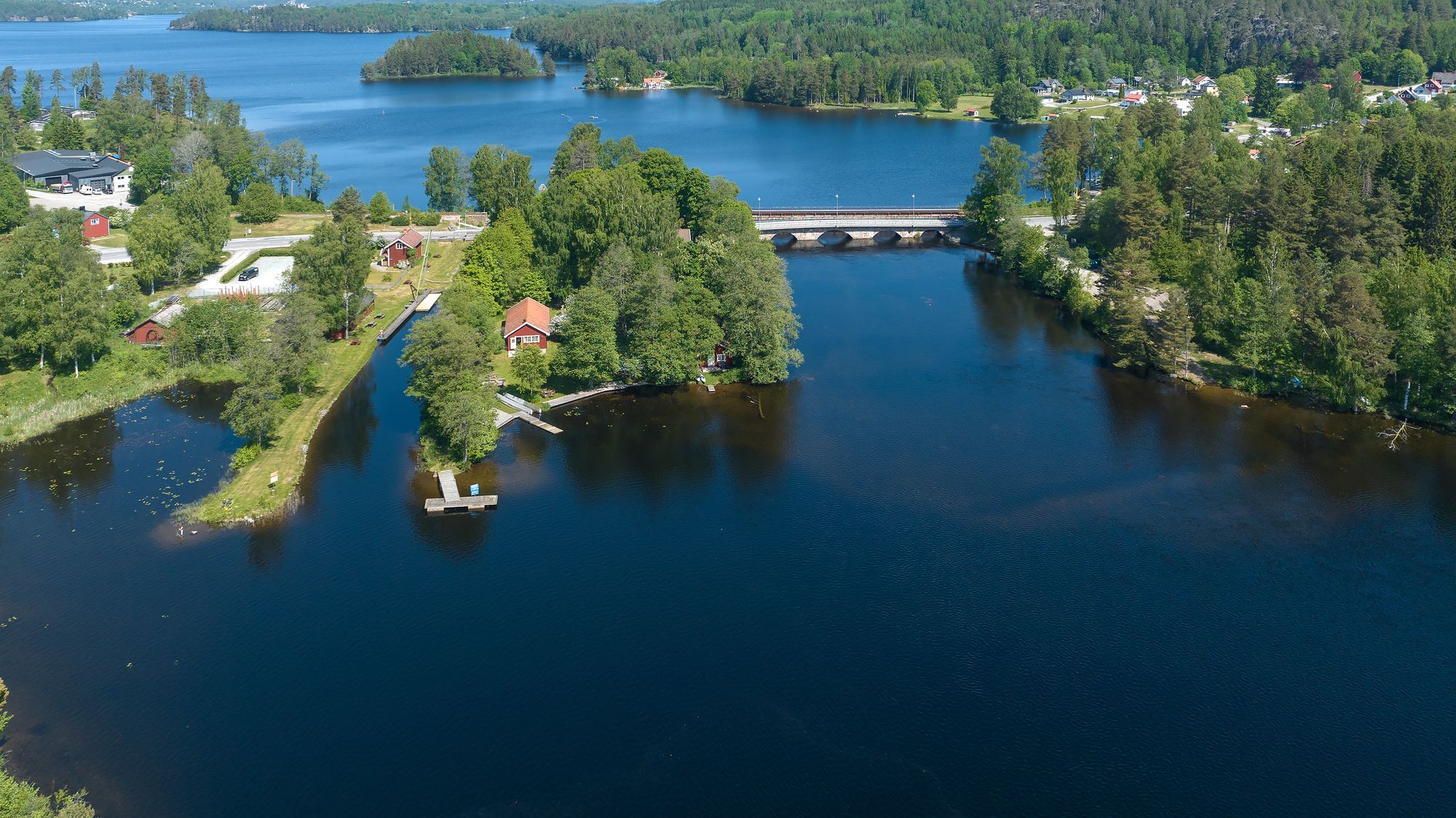 Rum 21 – egen ingång och terrass vid vattnet – bild 4 av 14