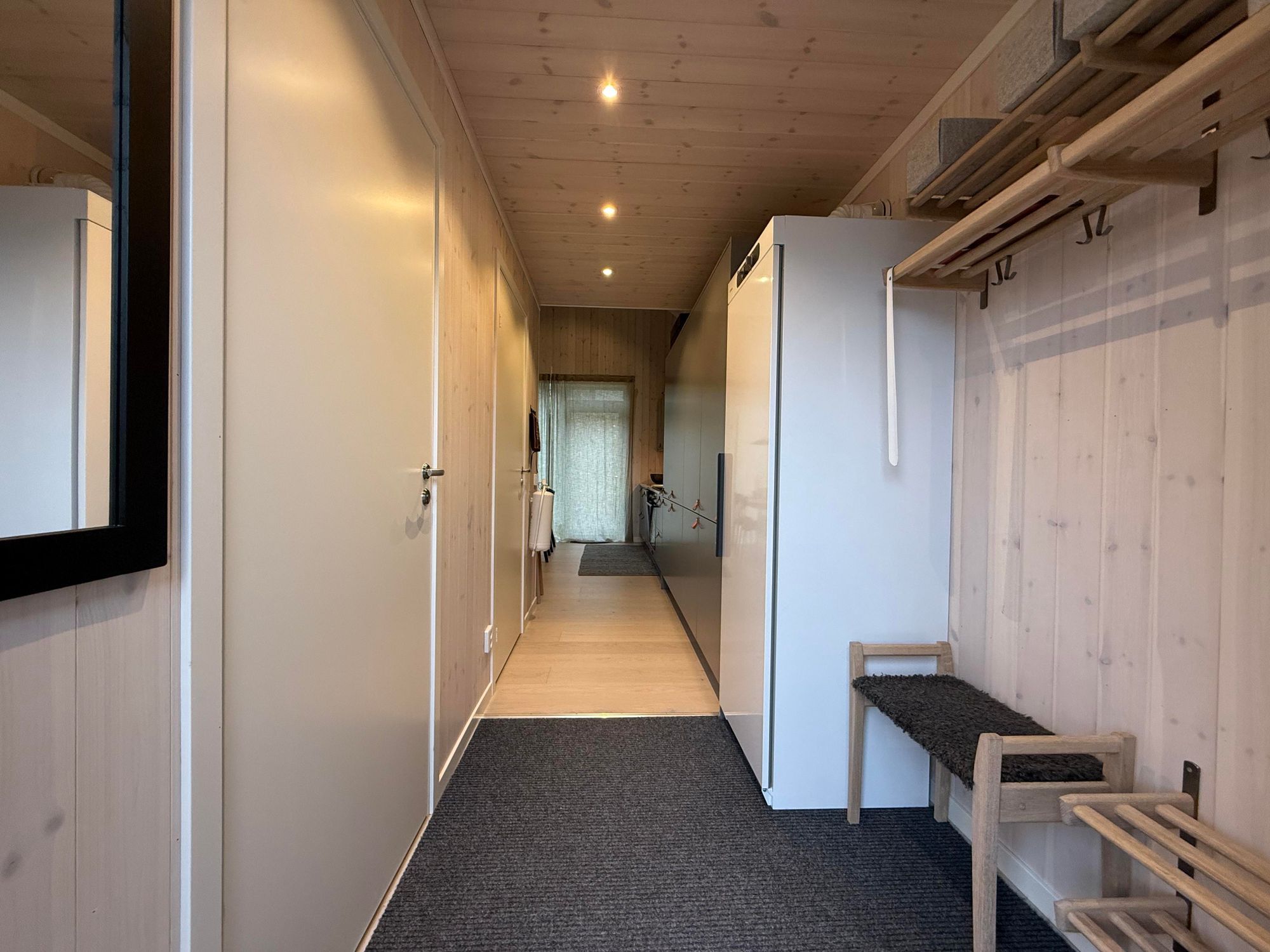 Fin stuga i lugnt område med bastu och ski-in-läge – bild 4 av 18