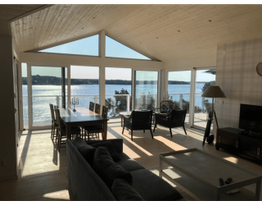 Strandtomt, panorama-havsutsikt, pool och brygga