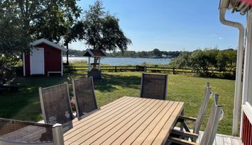 Mysig stuga i Millegarne, 25 m från sandstrand