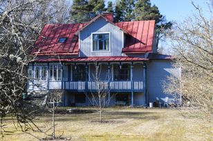 Stort familjevänligt hus ca 10 min från Visby.