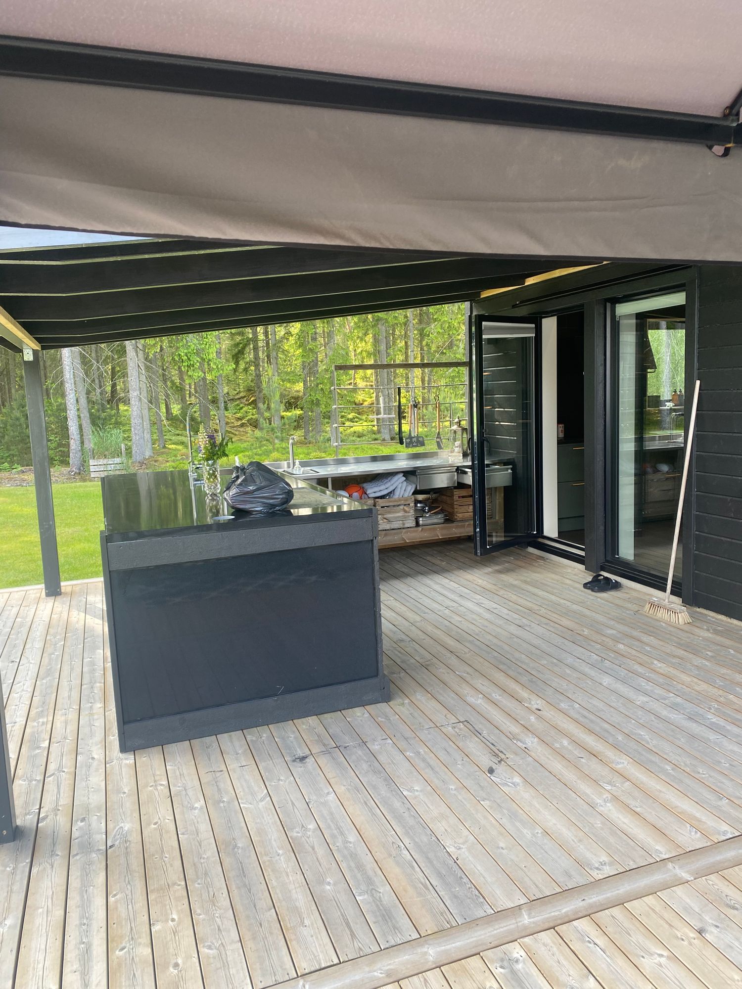 Stort hus ute på en fin Ö nära Vänern – bild 3 av 19