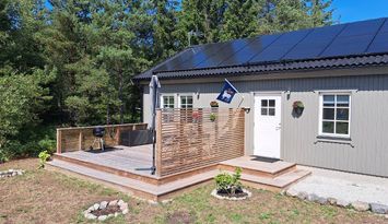 Fint, byggt 2022, stuga i Björkhaga 55 kvm