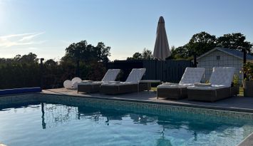 Villa med pool i Färjestaden