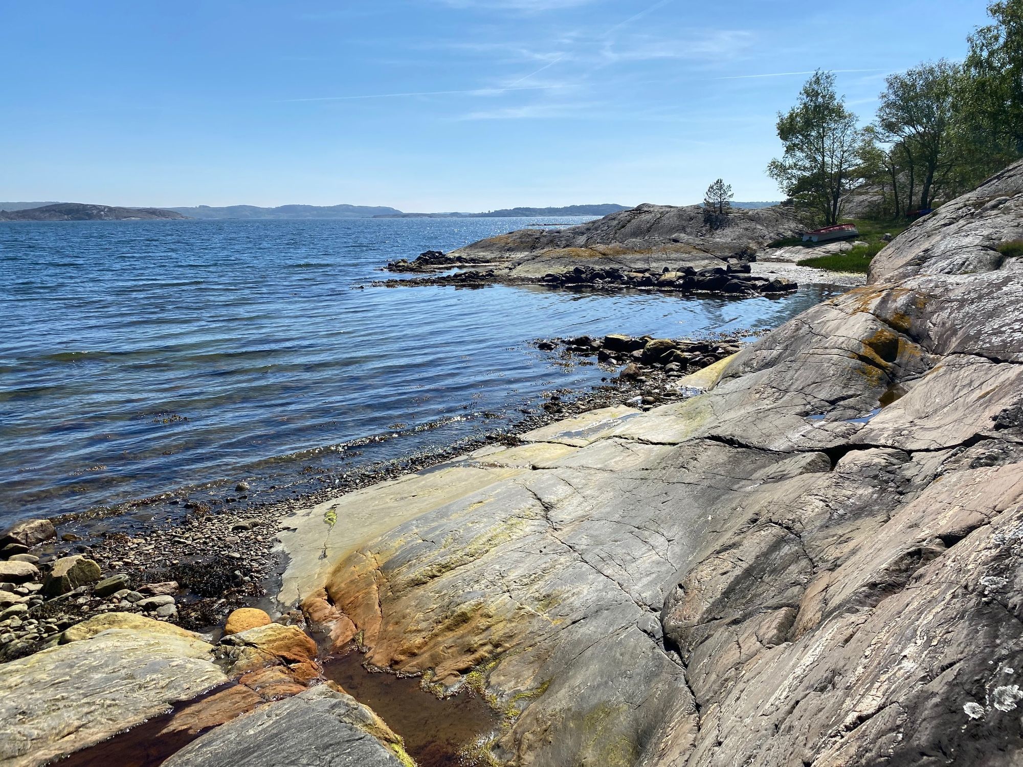Havsnära lantligt hus på Tjörn – bild 2 av 14