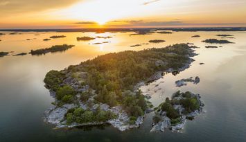Hus på egen ö, Bergön utanför Arkösund, skärgård