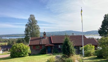 Timmerhus med utsikt