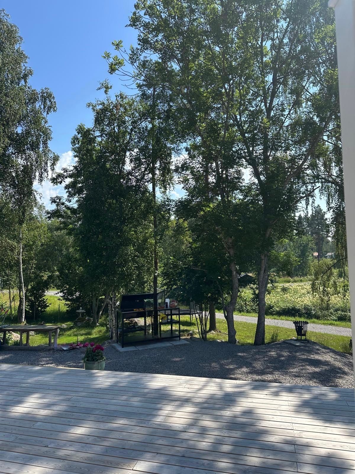Nybyggd stuga, charmigt läget och nära till havet. – bild 8 av 18