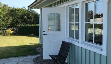 Fin lägenhet med egen trädgård.