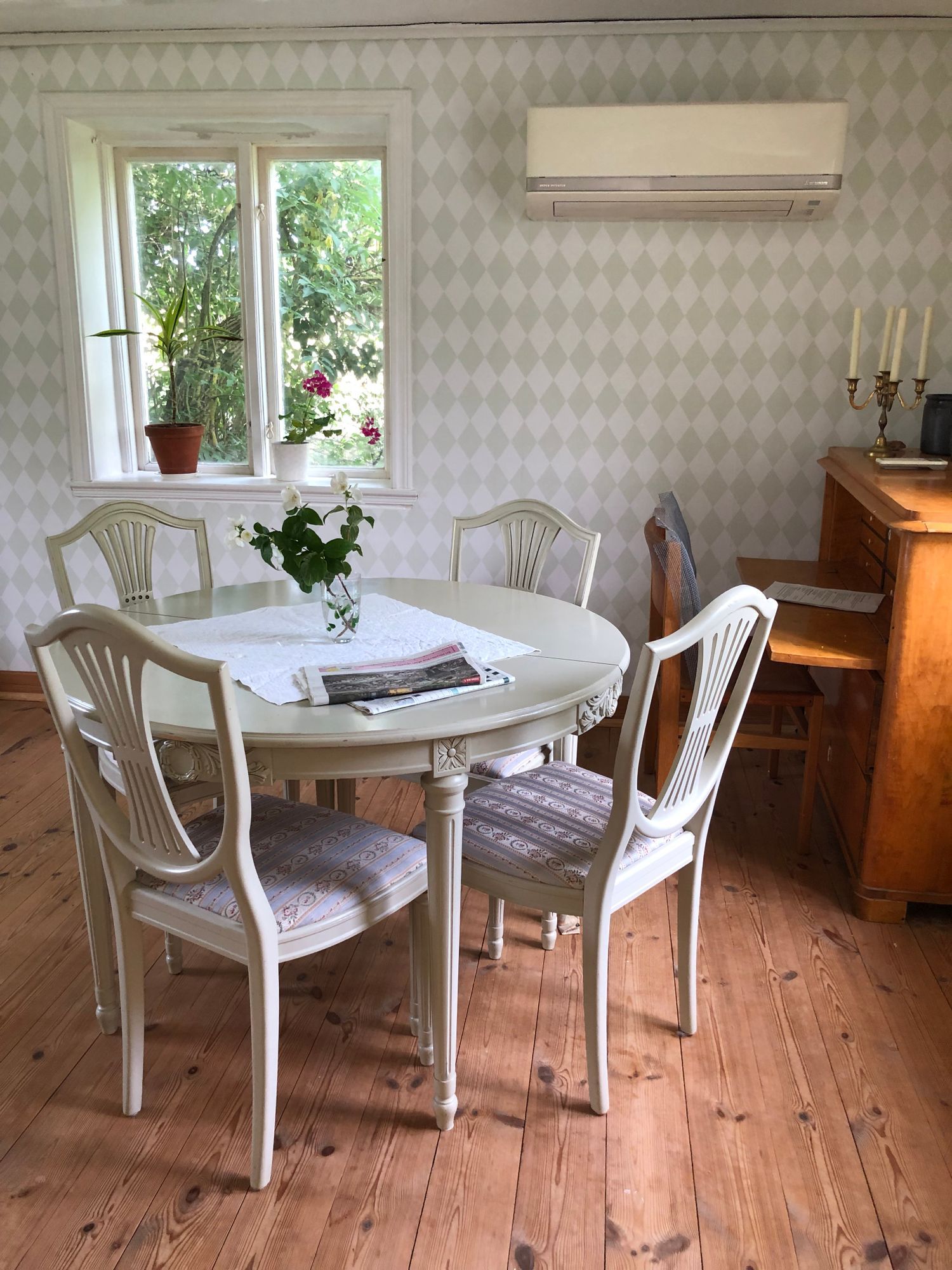 Mysig stuga lantligt och fridfullt läge – bild 10 av 23