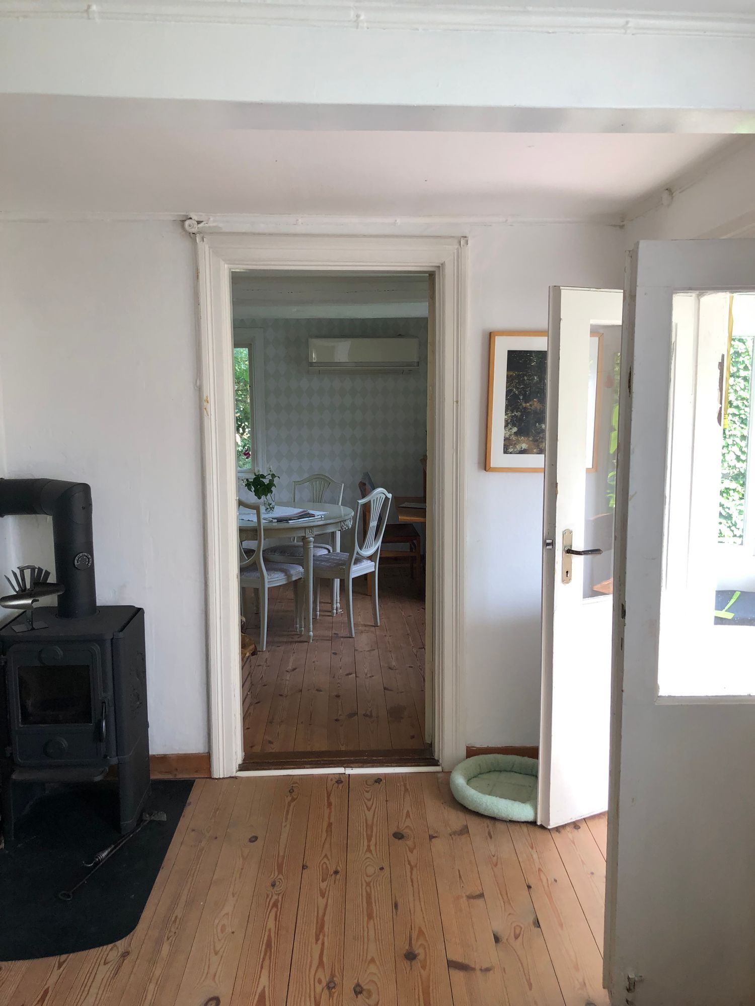 Mysig stuga lantligt och fridfullt läge – bild 9 av 23