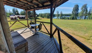 Stuga med sjöutsikt, bad, vandringsleder & fiske i