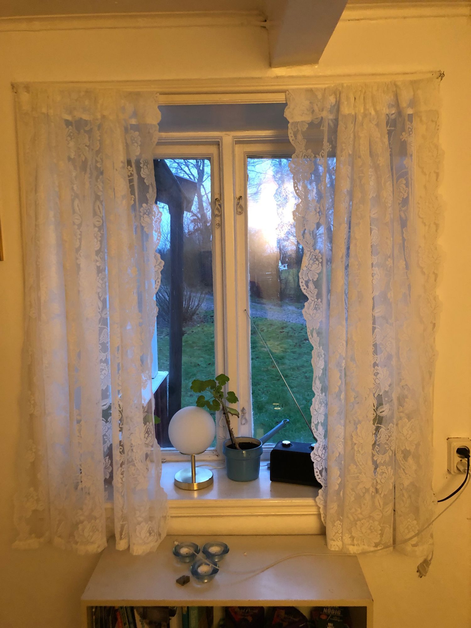 Mysig stuga lantligt och fridfullt läge – bild 18 av 23