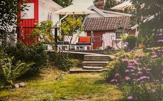 Havsnära hus med soligt och skyddat läge