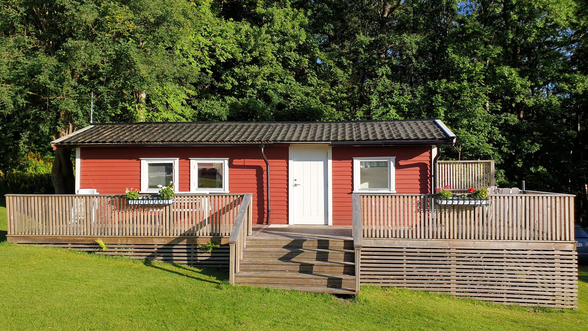 Gäststuga nära hav och golf